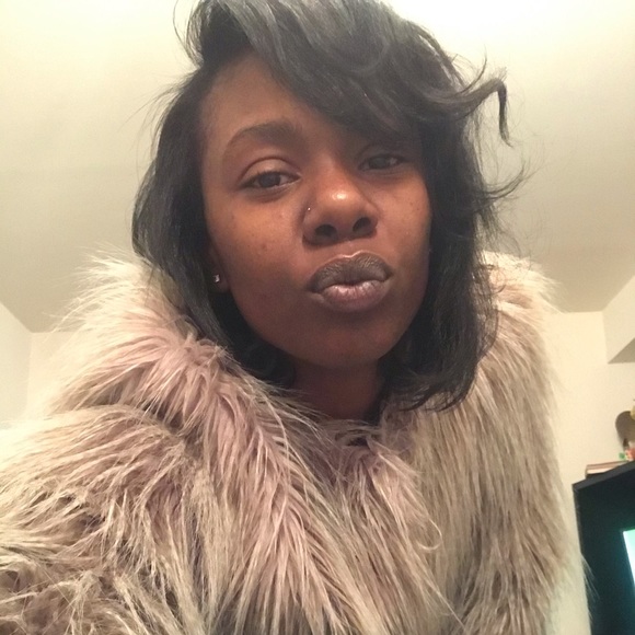 Meet your Posher, Toni - Picture 1 of 1